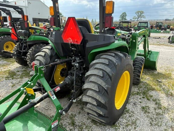 Image of John Deere 3025E equipment image 1
