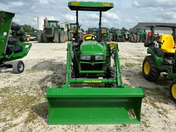 Image of John Deere 3025E equipment image 2