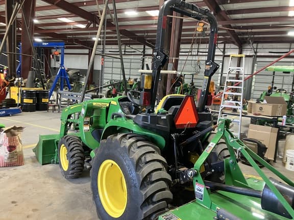 Image of John Deere 3025E equipment image 2