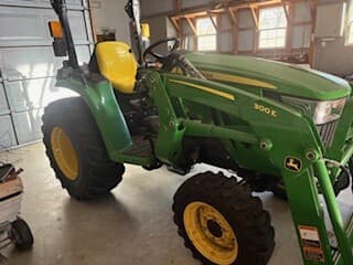 Image of John Deere 3025E equipment image 4