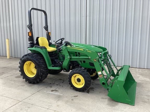 Image of John Deere 3025E equipment image 4