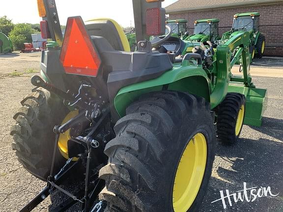 Image of John Deere 3025E equipment image 3