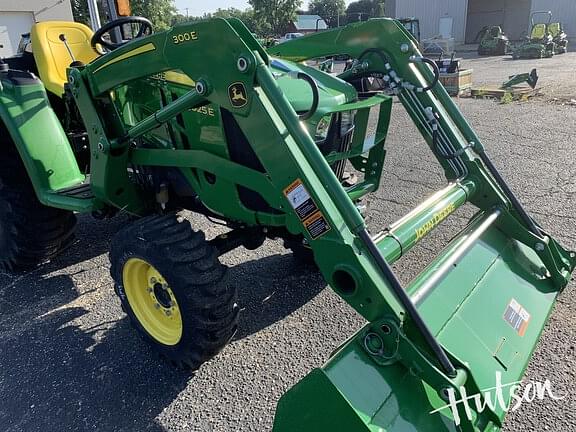 Image of John Deere 3025E equipment image 1