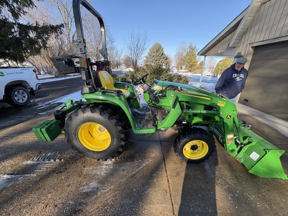 Image of John Deere 3025E equipment image 1