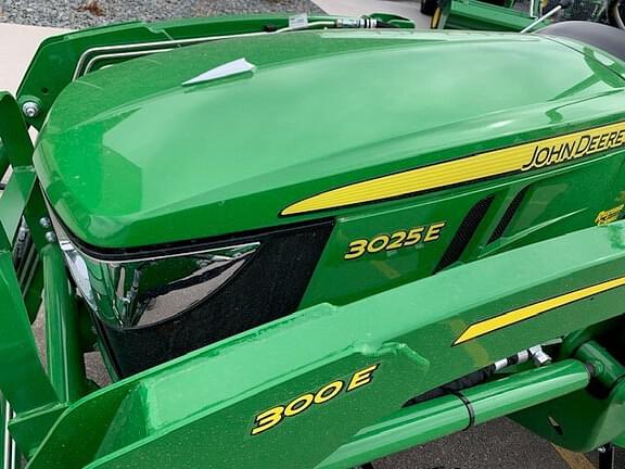 Image of John Deere 3025E equipment image 3