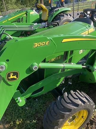 Image of John Deere 3025E Image 1