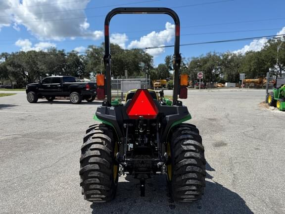 Image of John Deere 3025E equipment image 3