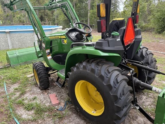 Image of John Deere 3025E equipment image 4