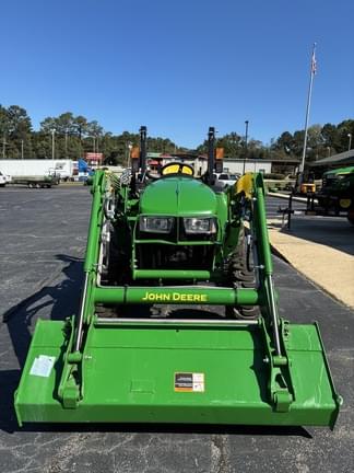 Image of John Deere 3025E equipment image 2