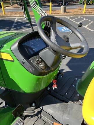 Image of John Deere 3025E equipment image 1