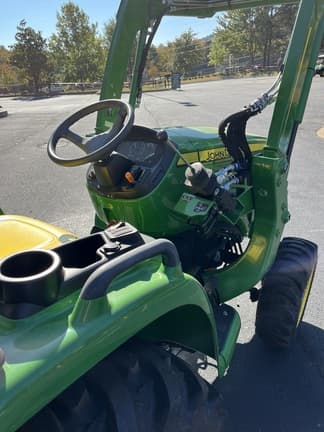 Image of John Deere 3025E equipment image 1