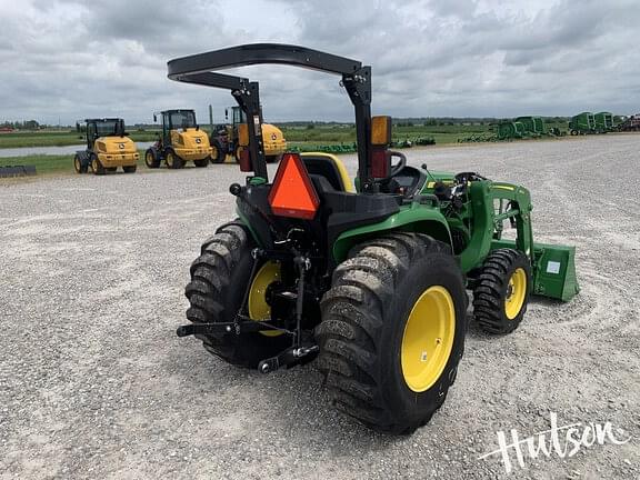 Image of John Deere 3025E equipment image 4