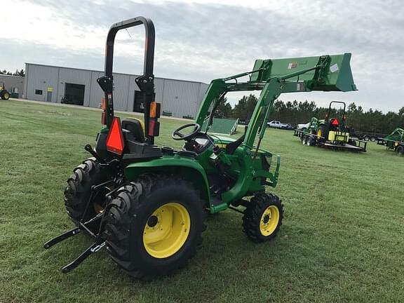 Image of John Deere 3025E equipment image 1