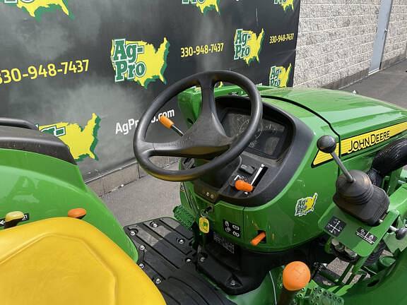 Image of John Deere 3025E equipment image 4