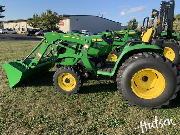 Image of John Deere 3025E equipment image 4