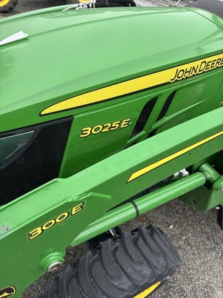 Image of John Deere 3025E Image 1