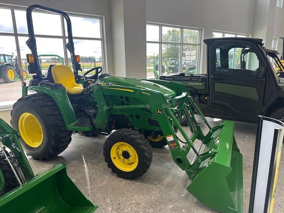 Main image John Deere 3025E