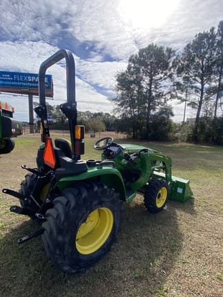 Image of John Deere 3025E equipment image 4