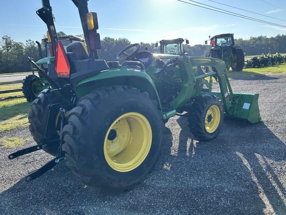 Image of John Deere 3025E equipment image 3