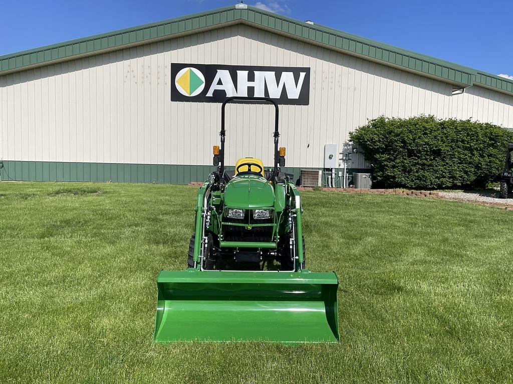 Image of John Deere 3032E Image 1