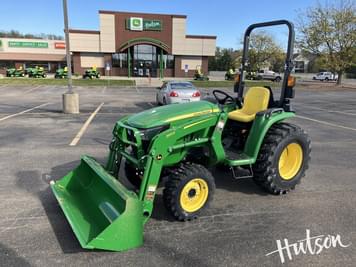 Main image John Deere 3032E