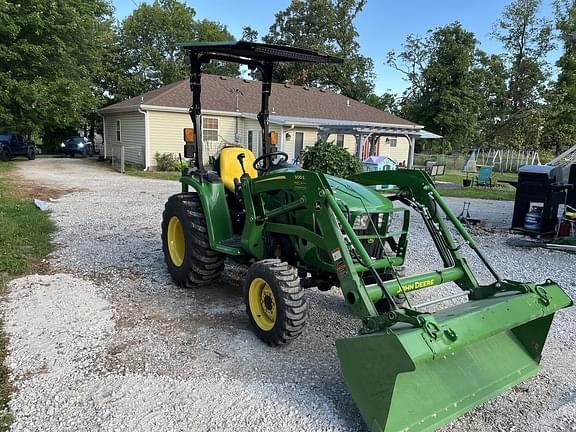 Image of John Deere 3032E equipment image 3