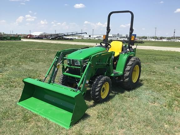 Image of John Deere 3032E equipment image 2