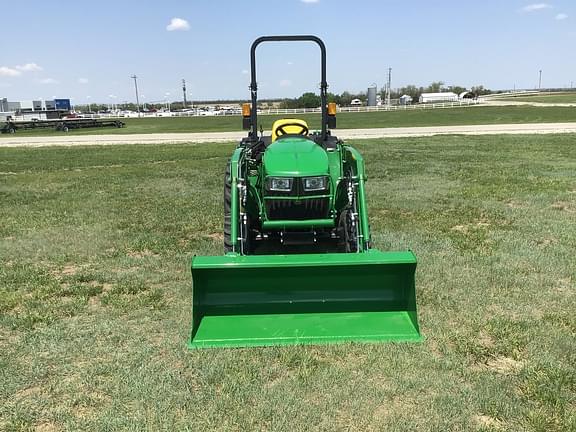 Image of John Deere 3032E equipment image 1