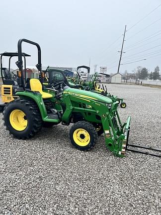 Image of John Deere 3032E equipment image 1