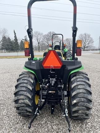 Image of John Deere 3032E equipment image 3