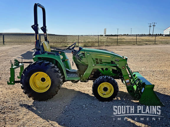 Image of John Deere 3032E Image 1