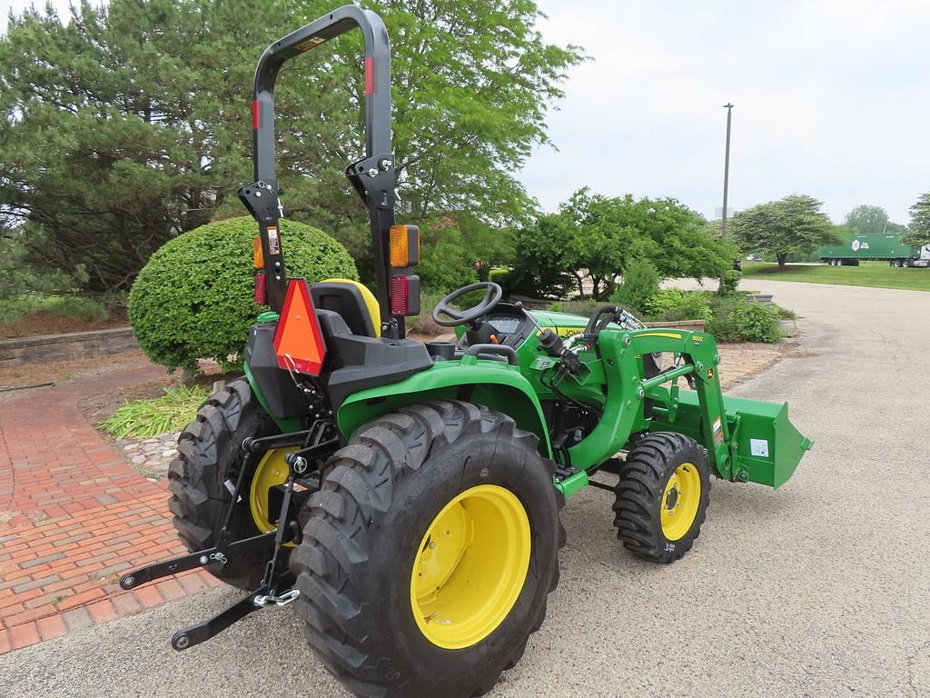 Image of John Deere 3032E Image 0