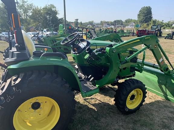 Image of John Deere 3032E equipment image 3