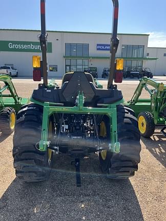 Image of John Deere 3032E equipment image 2