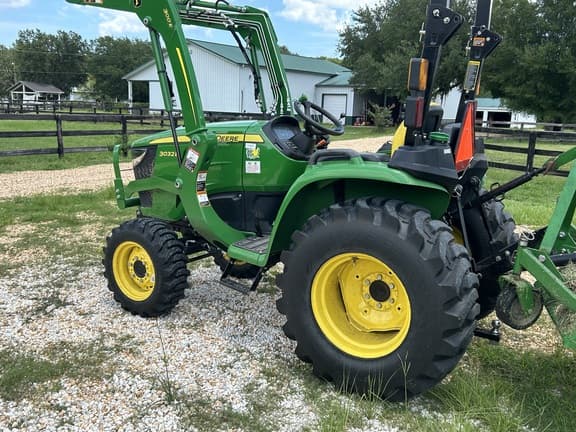 Image of John Deere 3032E Image 1