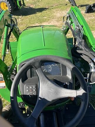 Image of John Deere 3032E equipment image 2