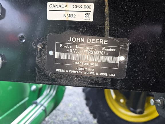 Image of John Deere 3032E equipment image 4