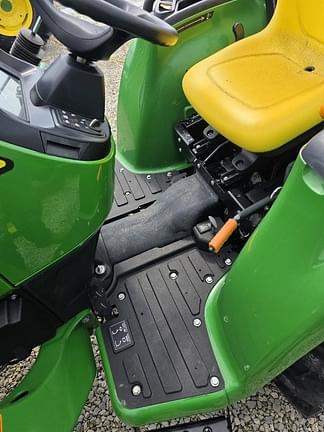 Image of John Deere 3032E equipment image 4