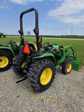 Image of John Deere 3032E equipment image 2