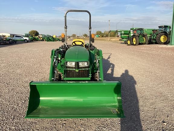 Image of John Deere 3032E equipment image 4