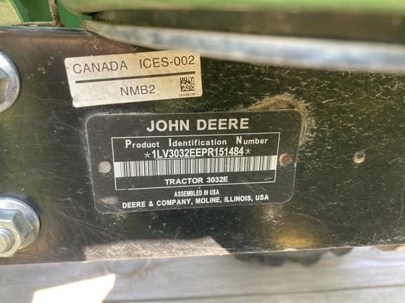 Image of John Deere 3032E equipment image 4