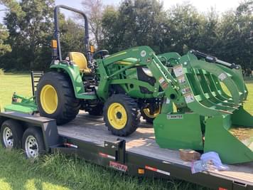 Main image John Deere 3032E