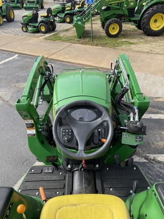 Image of John Deere 3032E equipment image 4