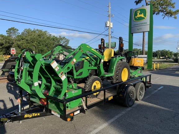 Main image John Deere 3032E