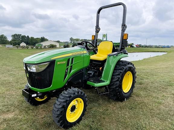 Image of John Deere 3032E Primary image