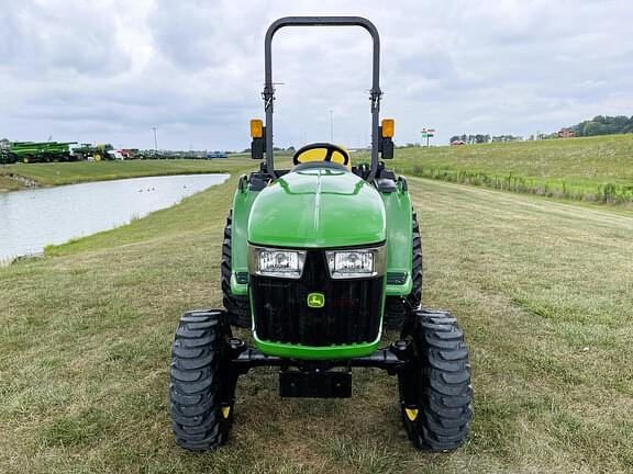 Image of John Deere 3032E equipment image 1