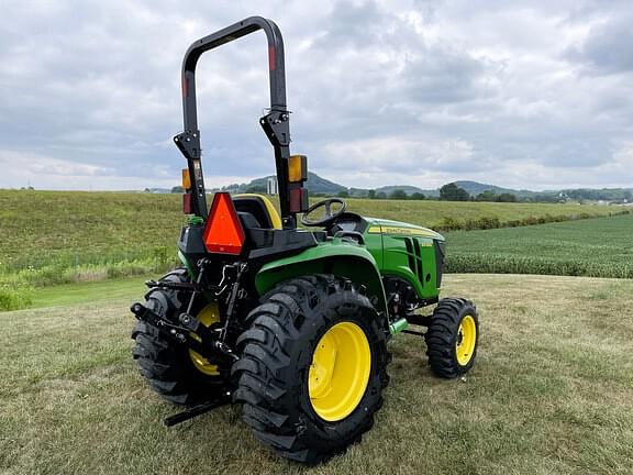 Image of John Deere 3032E equipment image 4