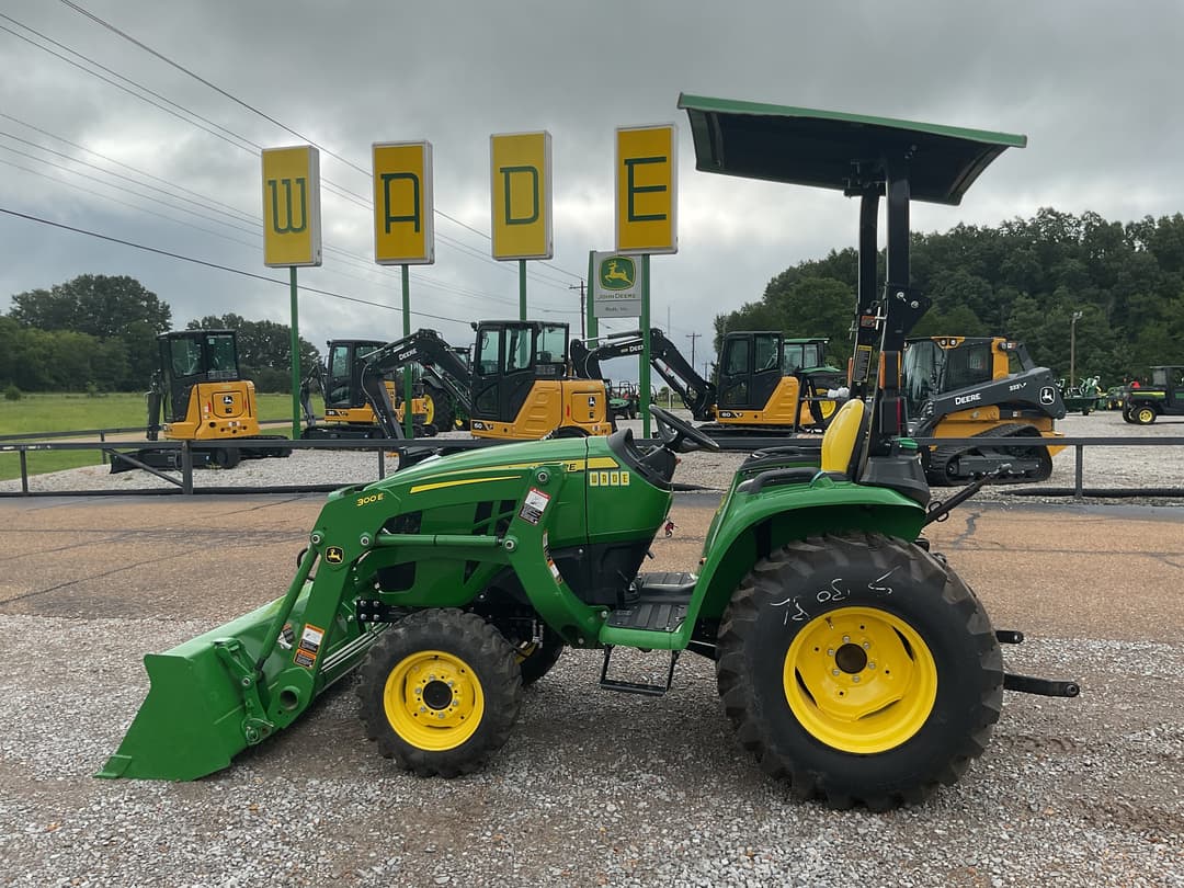 Image of John Deere 3032E Image 0