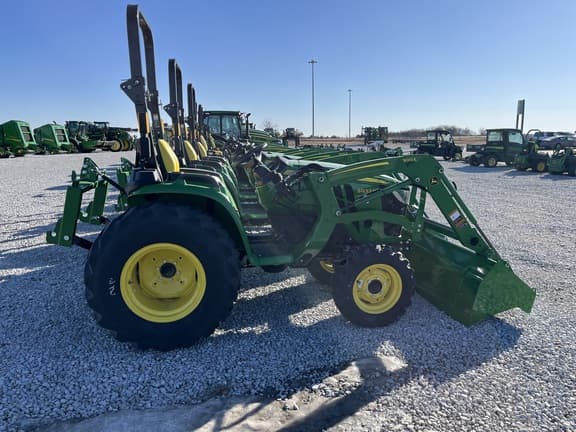 Image of John Deere 3032E equipment image 3