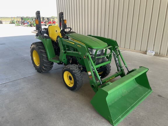 Image of John Deere 3032E equipment image 3
